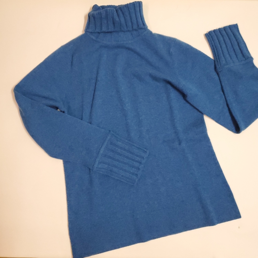 Cashmere sweater